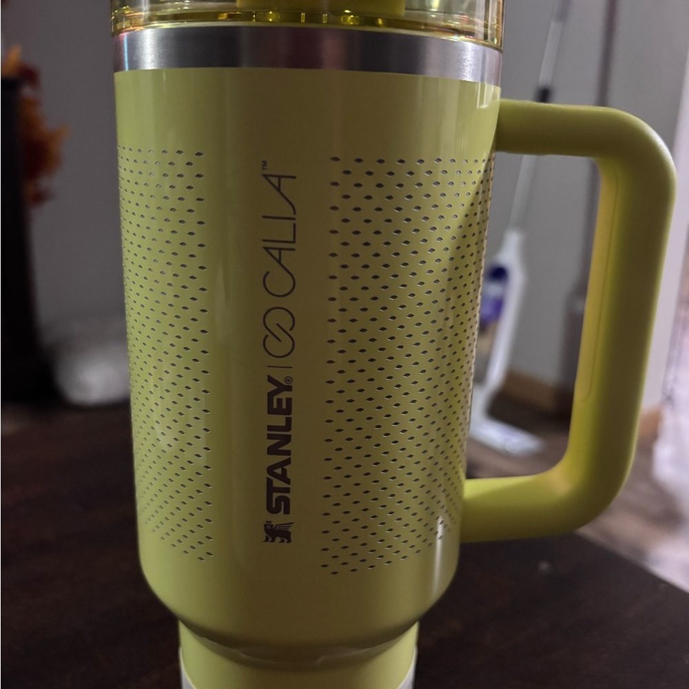 Stanley Calia Bright Yellow Green Tumbler - Picture 3 of 8